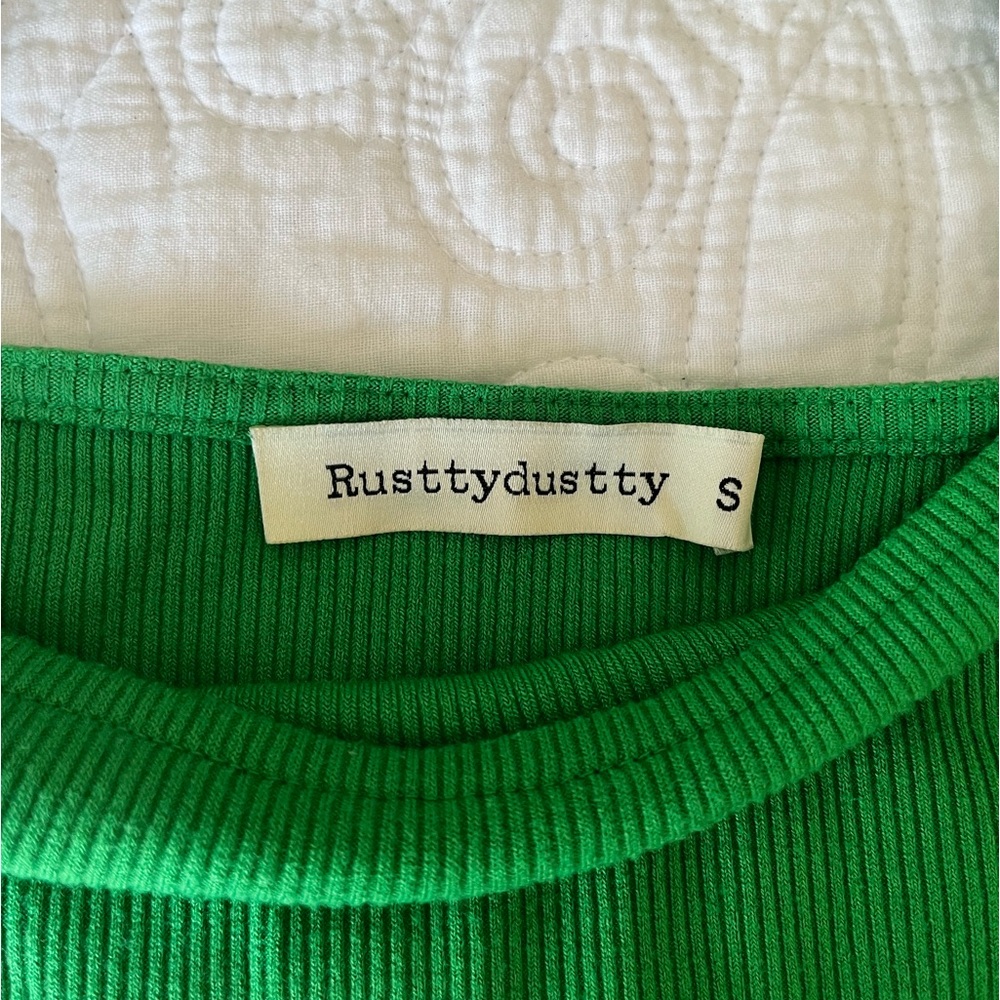 Green crop top